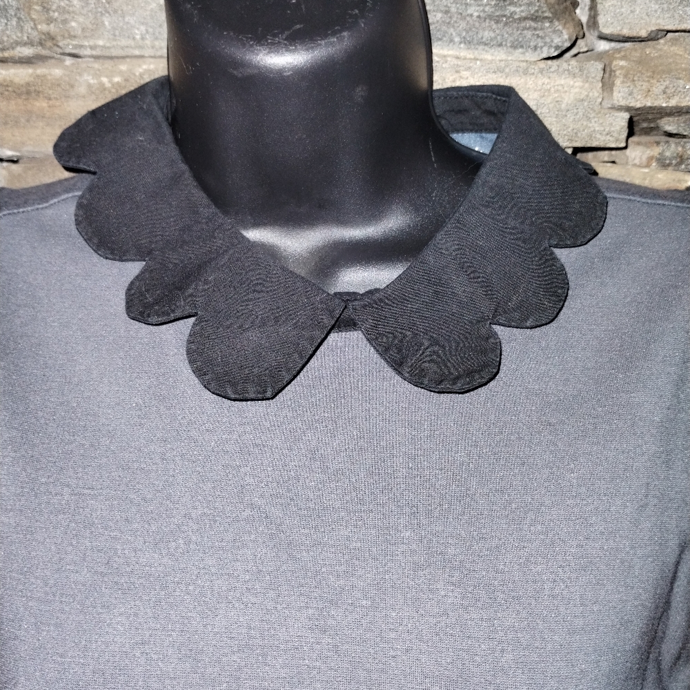 Modcloth gray aline Sleeveless dress with black scalloped collar,  size s - Picture 6 of 9